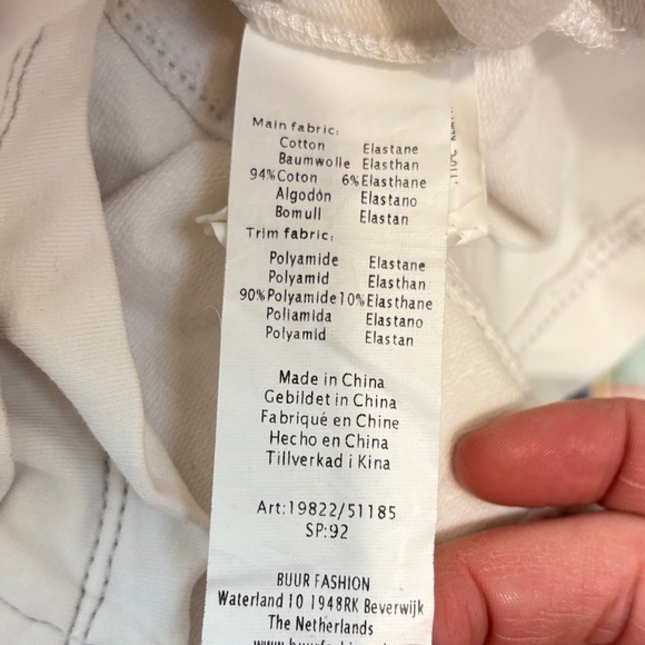 White Utility Jacket with Stand-Up Collar and Textured Fabric - Picture 3 of 5